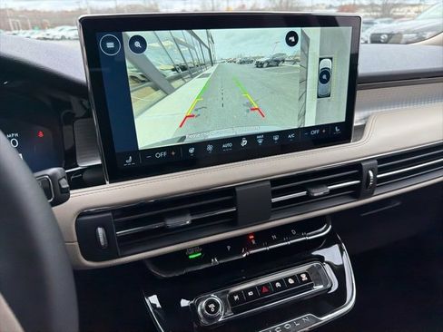 New 2026 Lincoln Corsair Premiere image 12