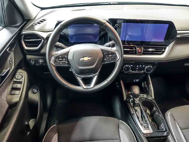 Used 2026 Chevrolet TrailBlazer LT w/ Convenience Package FWD image 17