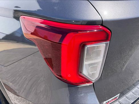 Used 2023 Ford Explorer ST-Line AWD/4WD image 34