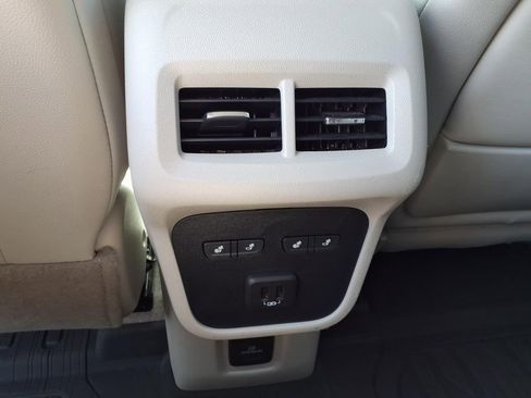 Used 2023 GMC Terrain Denali w/ Denali Premium Package AWD/4WD image 10
