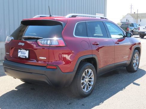 Used 2019 Jeep Cherokee Latitude Plus w/ Cold Weather Group AWD/4WD image 4