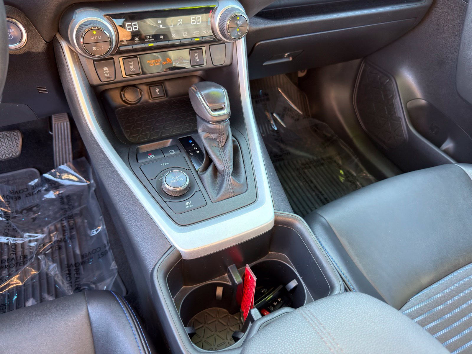 Used 2022 Toyota RAV4 XSE w/ XSE Grade Weather Package AWD/4WD image 22