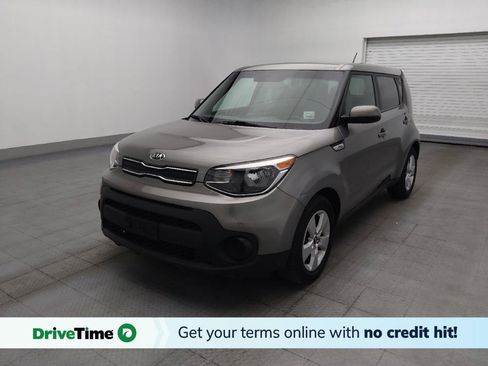 Used 2017 Kia Soul FWD image 1