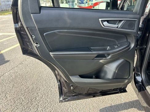 Used 2022 Ford Edge Titanium image 13