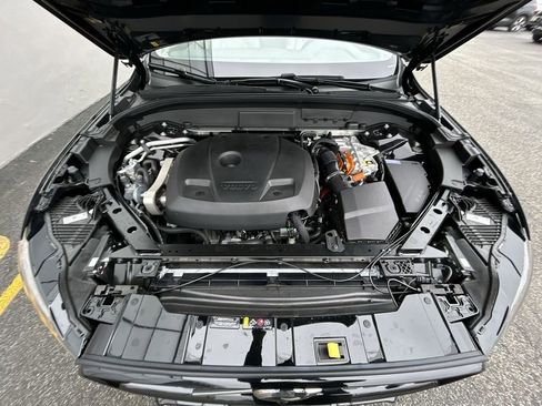 New 2025 Volvo XC60 T8 Plus w/ Climate Package image 10