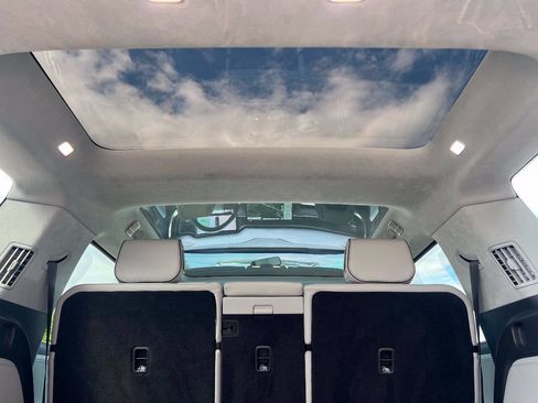 Used 2023 Rivian R1S Adventure AWD/4WD image 32