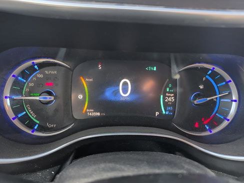 Used 2020 Chrysler Pacifica Limited w/ Advanced Safetytec Group image 10