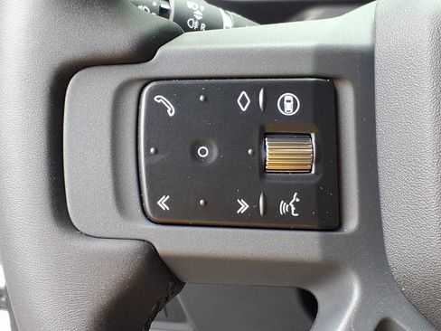New 2026 Land Rover Defender 110 X-Dynamic SE AWD/4WD image 15