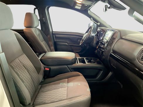 Used 2023 Nissan Titan SV w/ SV Convenience Package image 28