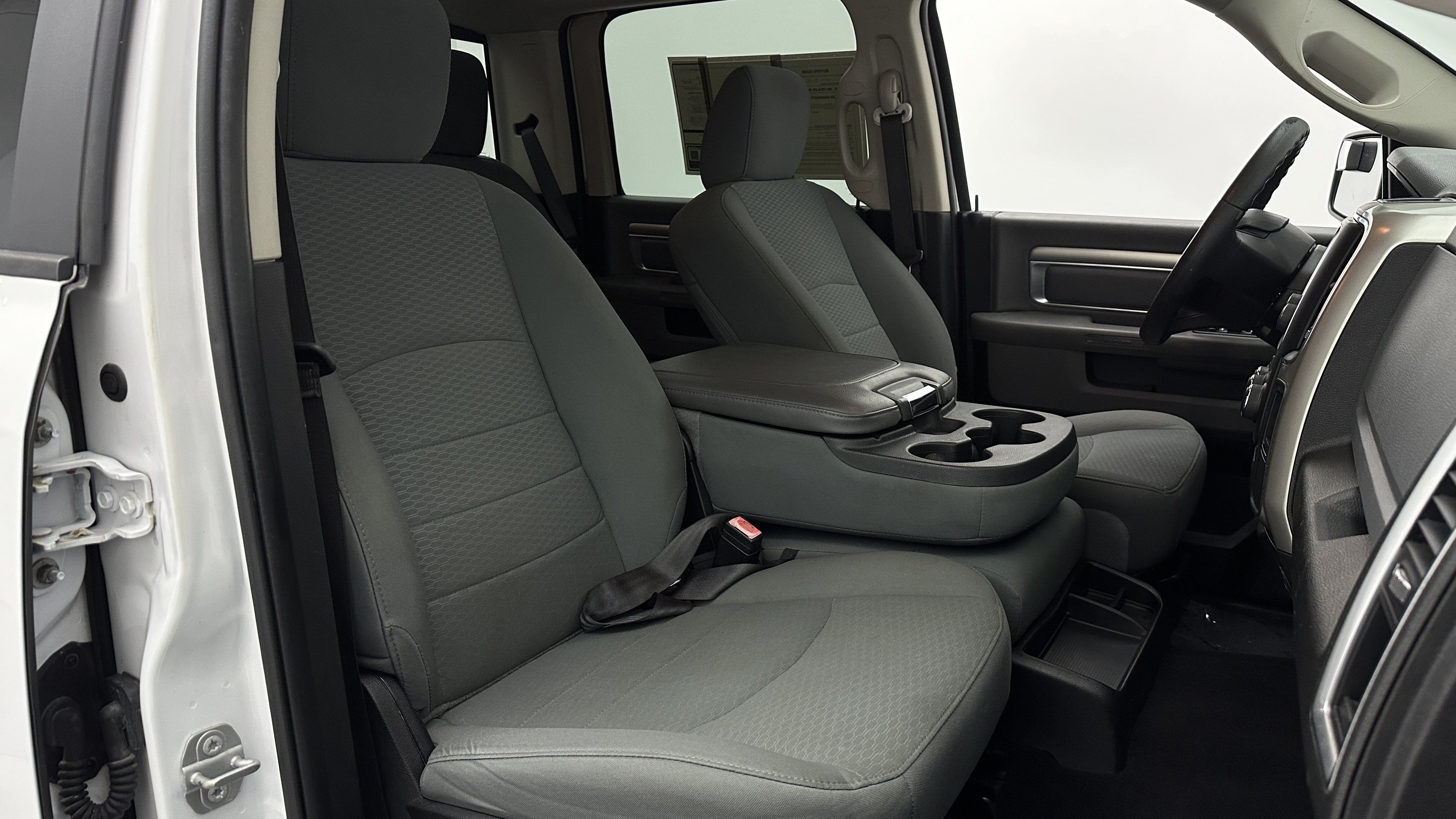Used 2020 RAM 1500 Classic SLT RWD image 35