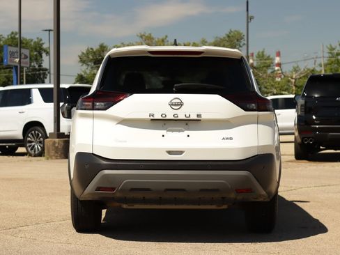 Used 2023 Nissan Rogue S AWD/4WD image 6