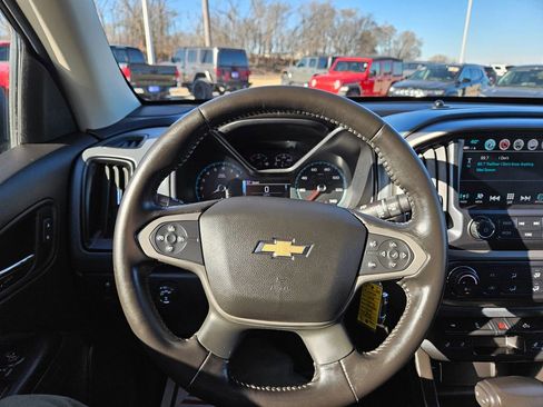 Used 2018 Chevrolet Colorado Z71 image 12