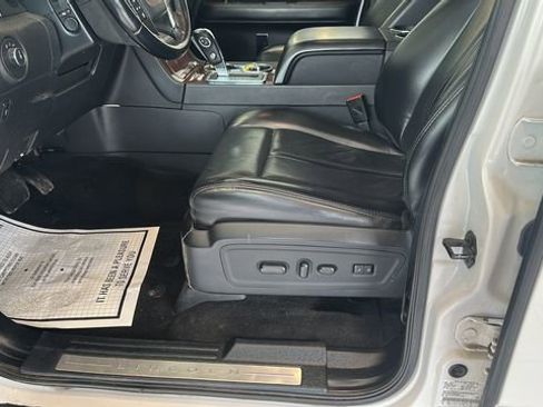 Used 2017 Lincoln Navigator L Select image 11