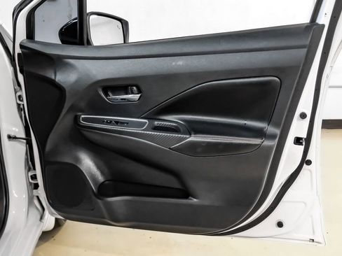 Used 2020 Nissan Versa SR w/ Convenience Package FWD image 42