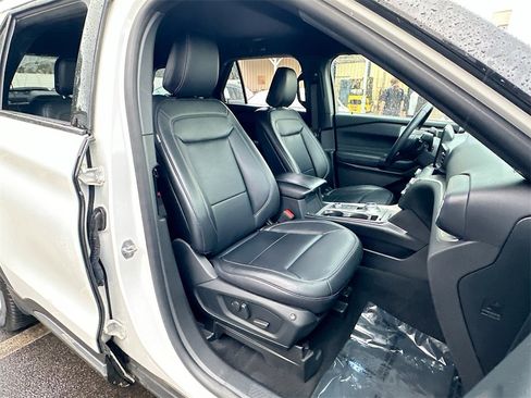 Used 2020 Ford Explorer XLT w/ Equipment Group 202A image 27