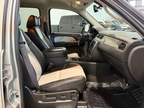 Used 2008 Chevrolet Avalanche LTZ AWD/4WD image 17