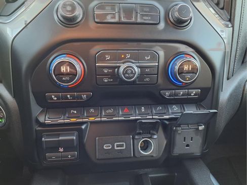 Used 2019 Chevrolet Silverado 1500 LTZ w/ LTZ Plus Package image 10