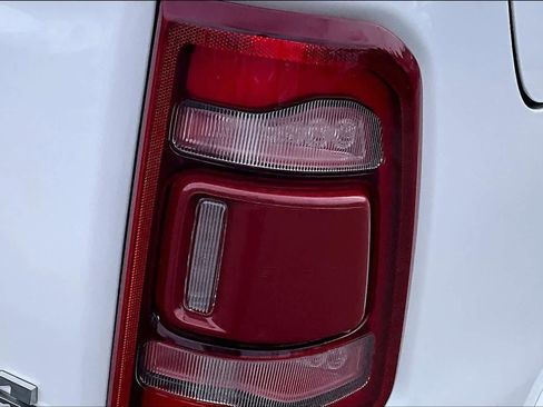 Used 2020 RAM 1500 Laramie image 32