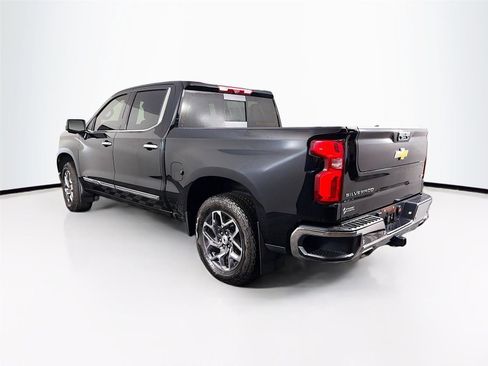 Used 2025 Chevrolet Silverado 1500 LTZ image 5