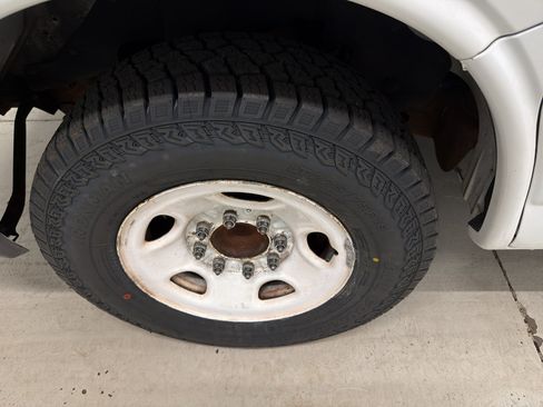Used 2013 GMC Savana 3500 RWD image 16