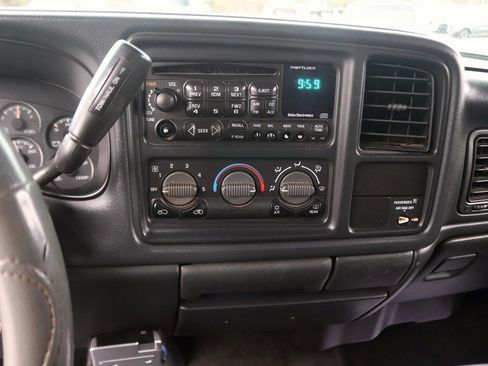 Used 2001 Chevrolet Silverado 2500 LS w/ Off-Road Skid Plate Pkg image 17