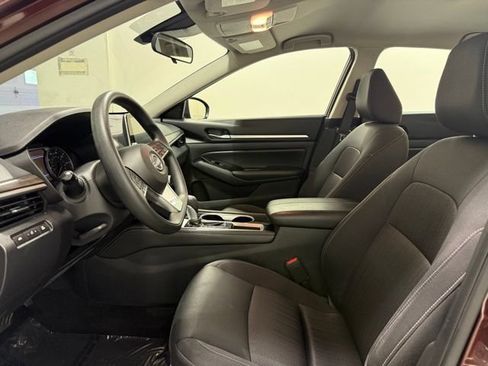 Used 2023 Nissan Altima 2.5 SV FWD image 10