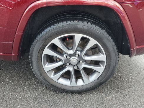 Used 2017 Jeep Grand Cherokee Overland image 41