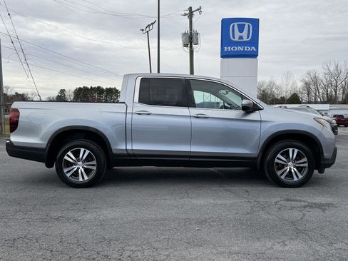 Used 2017 Honda Ridgeline RTS image 4