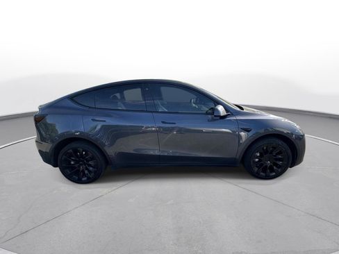 Used 2023 Tesla Model Y Long Range image 5