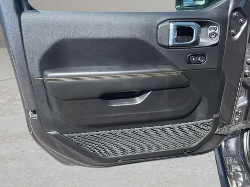 Used 2025 Jeep Gladiator Sport image 20