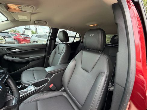 Used 2024 Buick Encore GX Sport Touring FWD image 11
