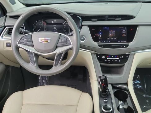 Certified 2024 Cadillac XT5 Premium Luxury FWD image 19