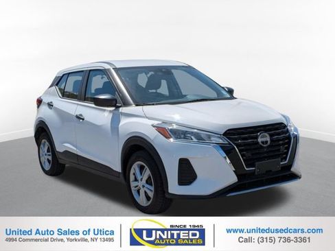 Used 2022 Nissan Kicks S FWD image 1