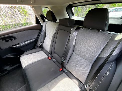 Used 2022 Nissan Rogue S image 18