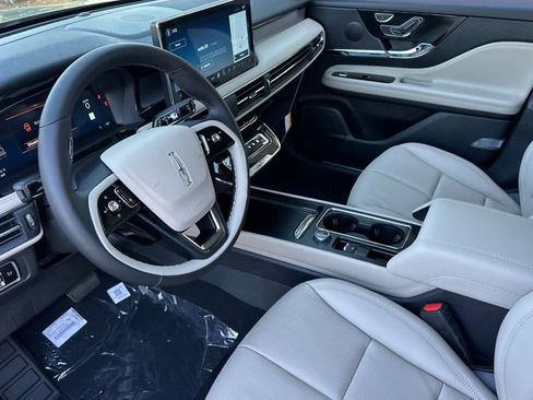 New 2025 Lincoln Corsair Premiere w/ Equipment Group 101A image 12