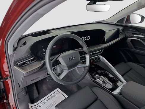 Certified 2025 Audi Q5 Prestige image 9