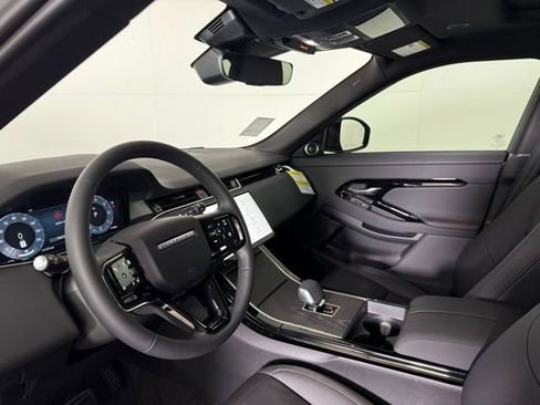 Used 2026 Land Rover Range Rover Evoque S AWD/4WD image 4