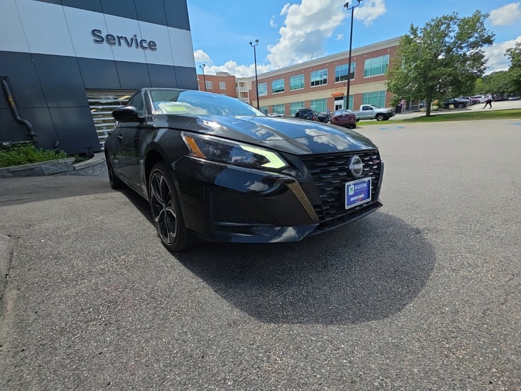 Certified 2023 Nissan Altima 2.5 SR AWD/4WD image 8