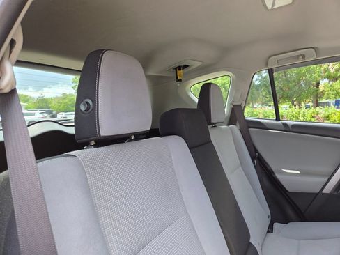 Used 2018 Toyota RAV4 XLE FWD image 19