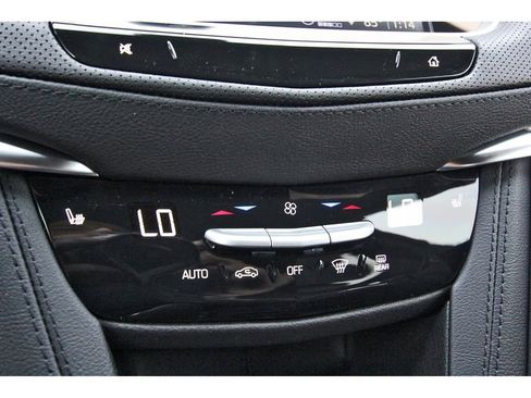 New 2025 Cadillac XT5 Luxury image 18