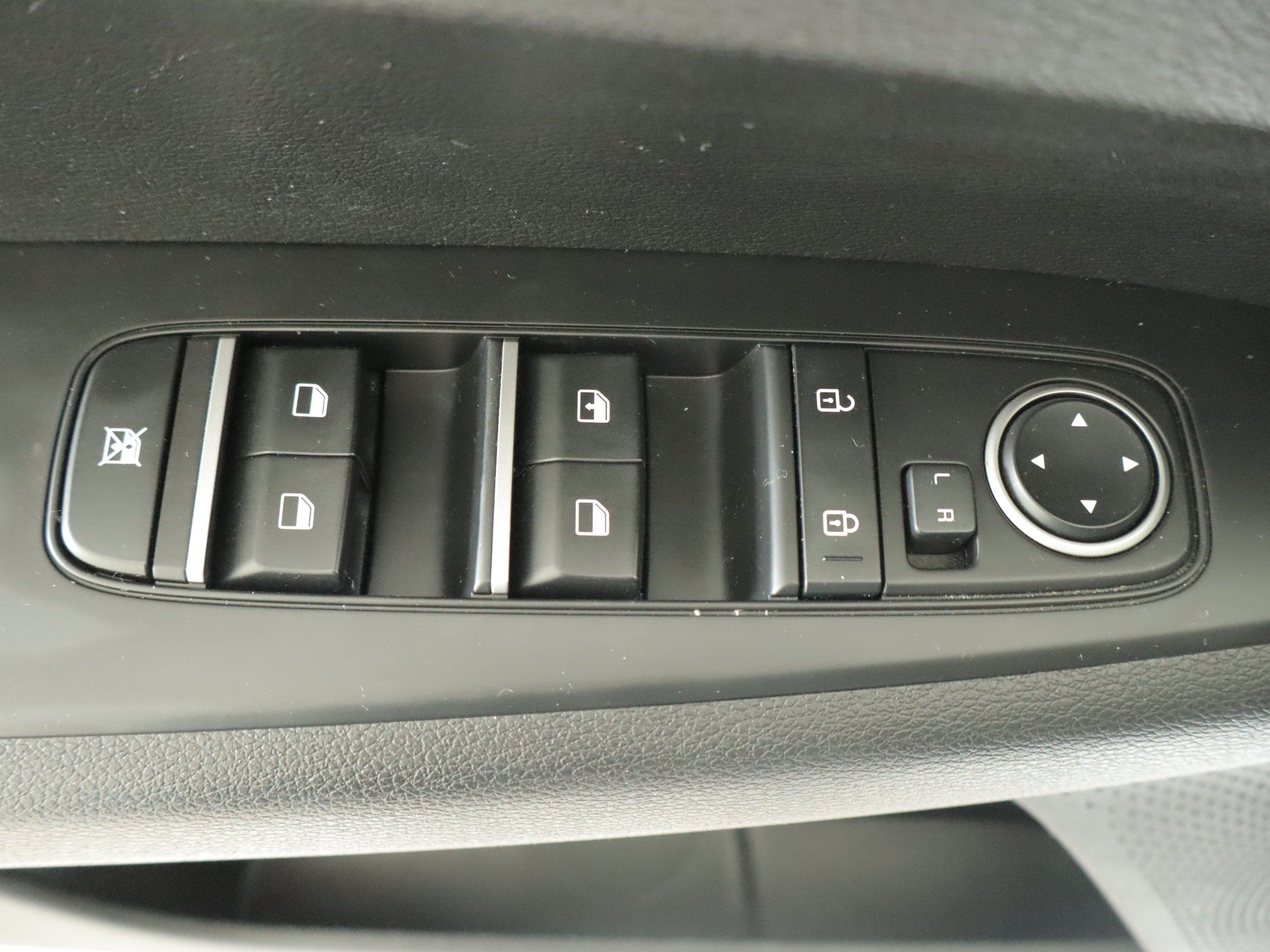 Used 2023 Kia Forte LXS FWD image 9