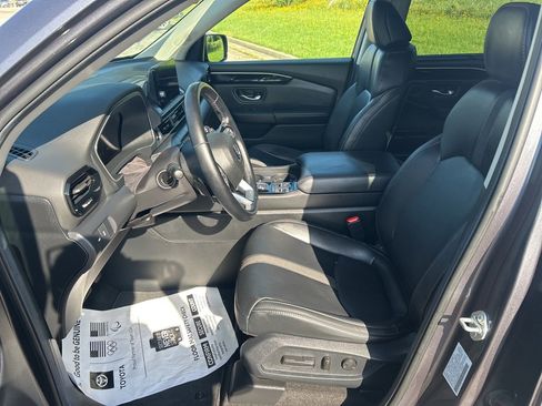 Used 2024 Honda Pilot EX-L image 11