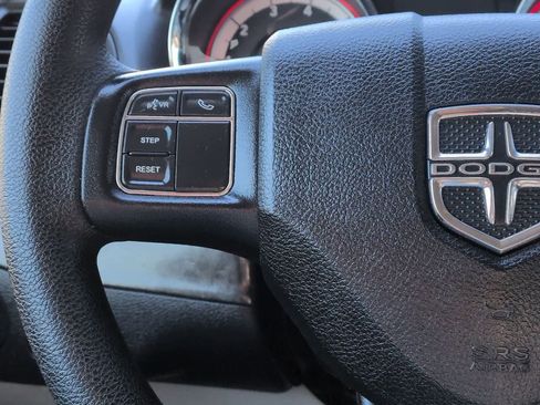 Used 2019 Dodge Grand Caravan SE w/ UConnect Hands-Free Group image 24