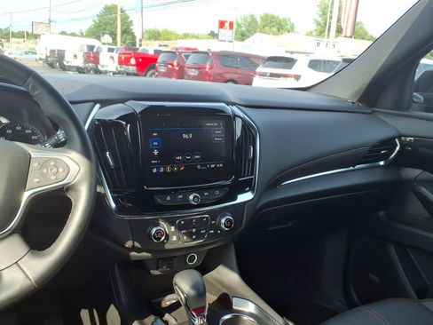 Used 2023 Chevrolet Traverse RS AWD/4WD image 19