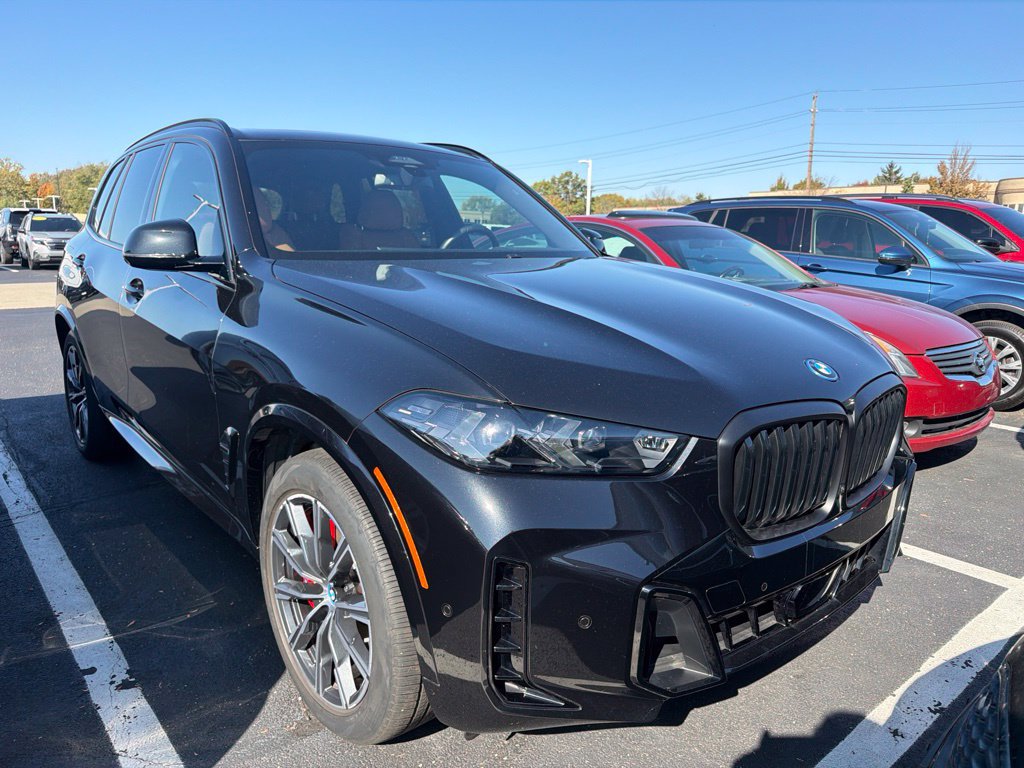 Used 2024 BMW X5 xDrive50e w/ M Sport Package AWD/4WD image 4