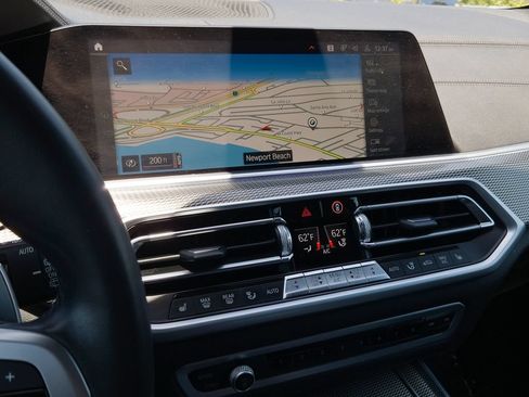Used 2022 BMW X5 xDrive40i w/ M Sport Package AWD/4WD image 12