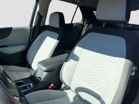 Used 2021 Chevrolet Equinox LS w/ LS Convenience Package image 19