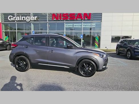 Used 2020 Nissan Kicks SR w/ SR Premium Package image 37