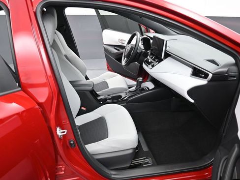 Certified 2025 Toyota Corolla SE FWD image 30