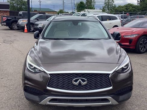 Used 2018 INFINITI QX30 AWD image 5